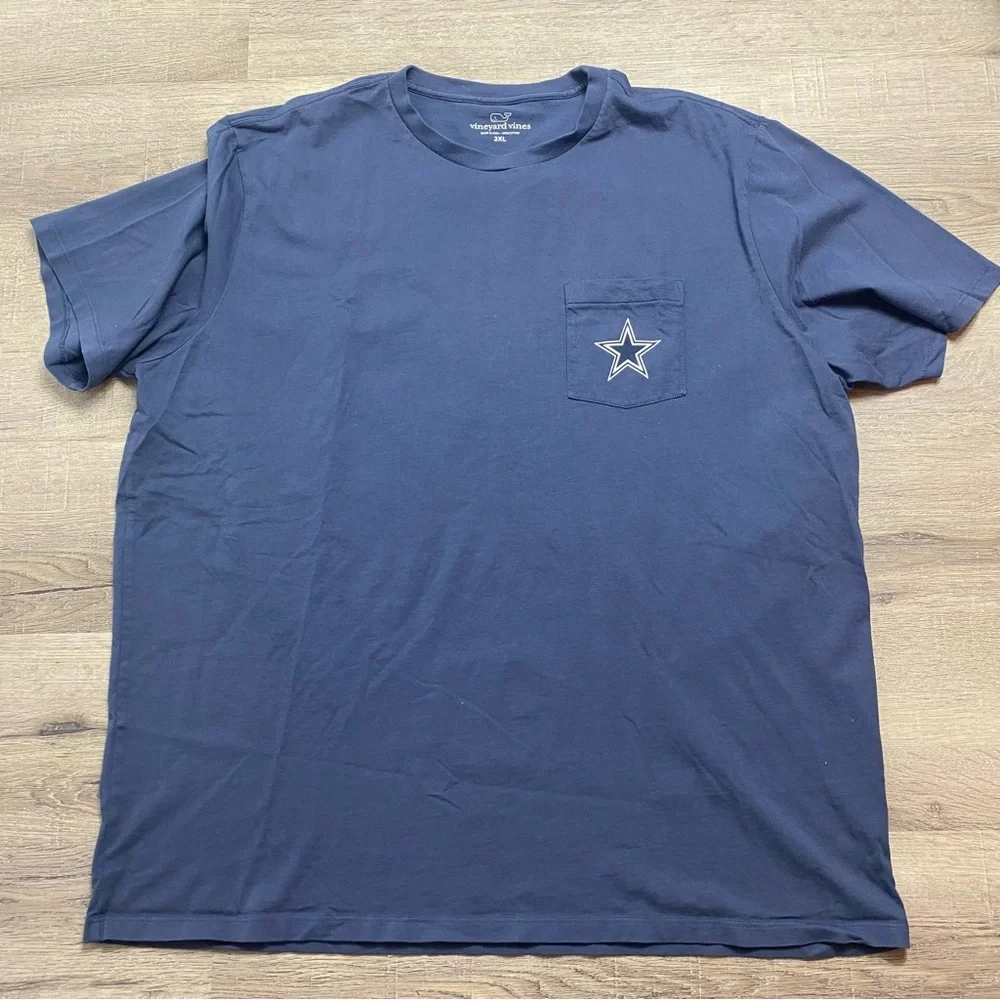 Vineyard Vines Dallas Cowboys T-Shirt XXL Short Sleeve Pocket 2XL - Picture 2 of 5